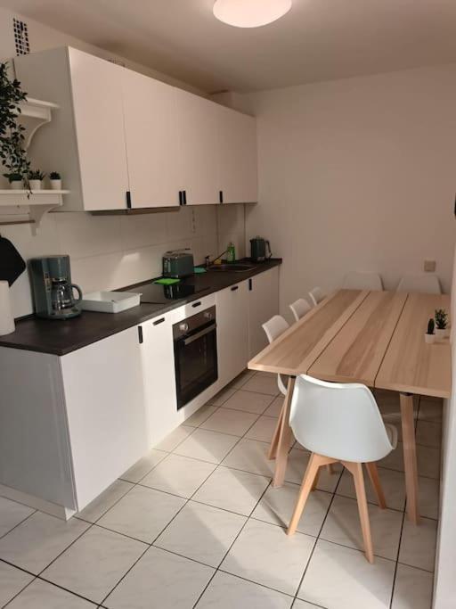 Comfortable Apartment With Balcony Бохум Екстериор снимка